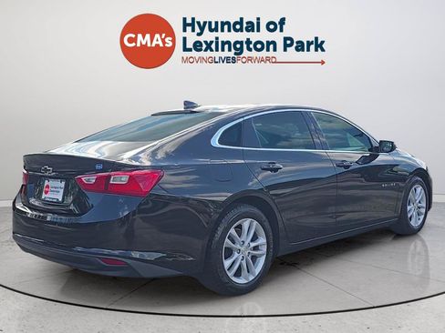 Used 2018 Chevrolet Malibu Hybrid w/ Leather Package FWD image 5