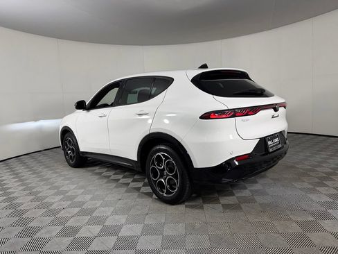 Used 2025 Alfa Romeo Tonale AWD/4WD image 9