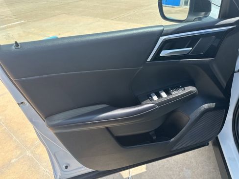 Used 2023 Mitsubishi Outlander SE image 6