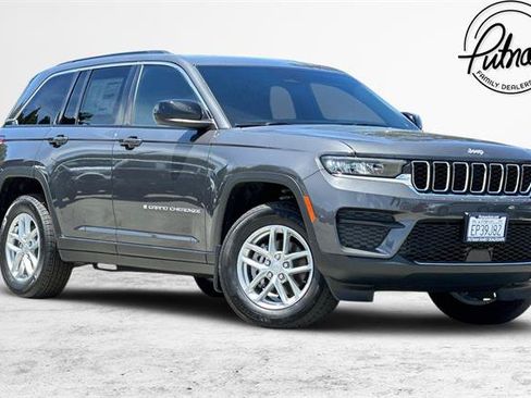 Used 2025 Jeep Grand Cherokee Laredo X w/ Luxury Tech Group I AWD/4WD image 1