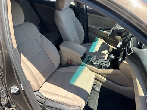 Used 2019 Hyundai Tucson SE AWD/4WD image 10