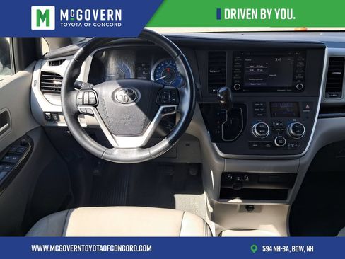 Used 2020 Toyota Sienna XLE w/ Carpet Mat Package AWD/4WD image 18