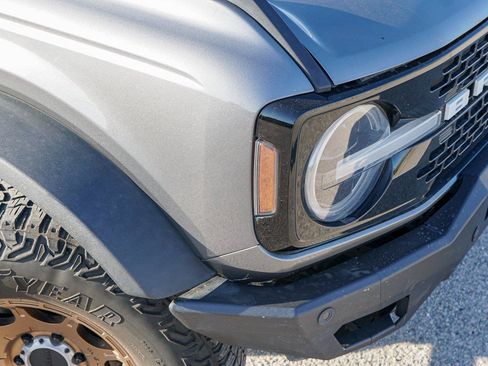 Certified 2022 Ford Bronco Wildtrak AWD/4WD image 3
