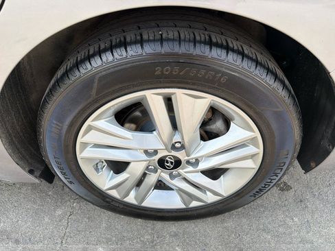 Used 2020 Hyundai Elantra SEL w/ Cargo Package (C1) FWD image 18