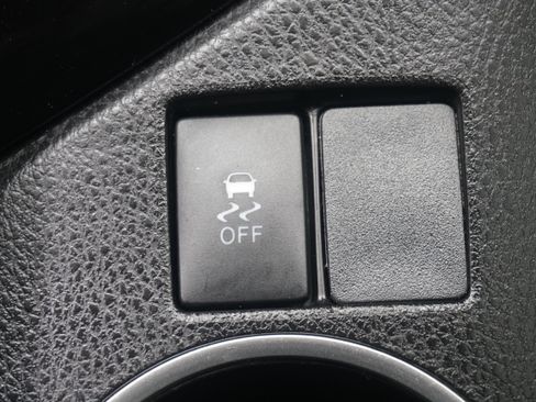 Used 2017 Toyota Corolla LE FWD image 20