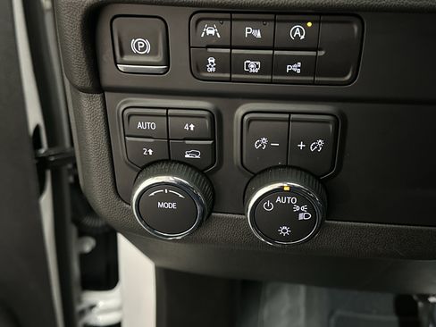 Used 2025 Chevrolet Tahoe LT image 43