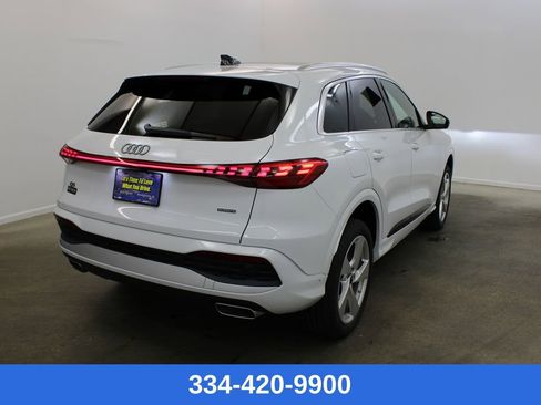 New 2025 Audi Q5 Premium Plus image 4