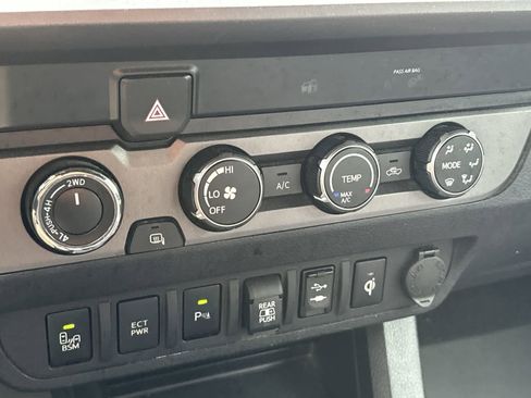 Used 2019 Toyota Tacoma TRD Off-Road image 23