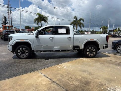 Used 2026 GMC Sierra 3500 Denali w/ Denali Reserve Package AWD/4WD image 5