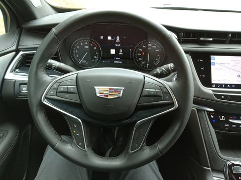 Used 2024 Cadillac XT5 Premium Luxury w/ Technology Package AWD/4WD image 14