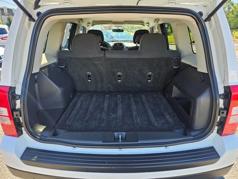 Used 2014 Jeep Patriot Sport w/ Power Value Group image 7