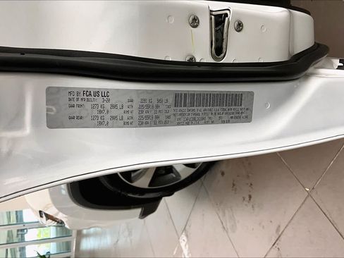Used 2020 Jeep Cherokee Limited FWD image 33