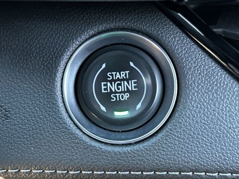 Used 2025 Buick Enclave Preferred image 17