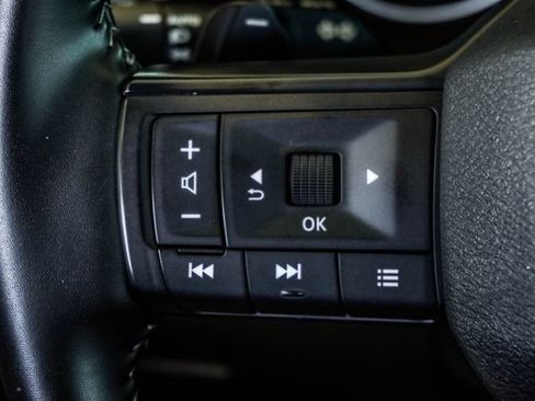 Used 2025 Nissan Rogue SV AWD/4WD image 29