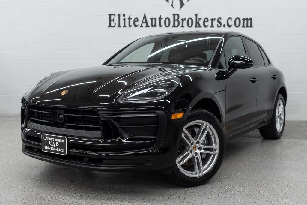 Used 2024 Porsche Macan AWD/4WD image 41