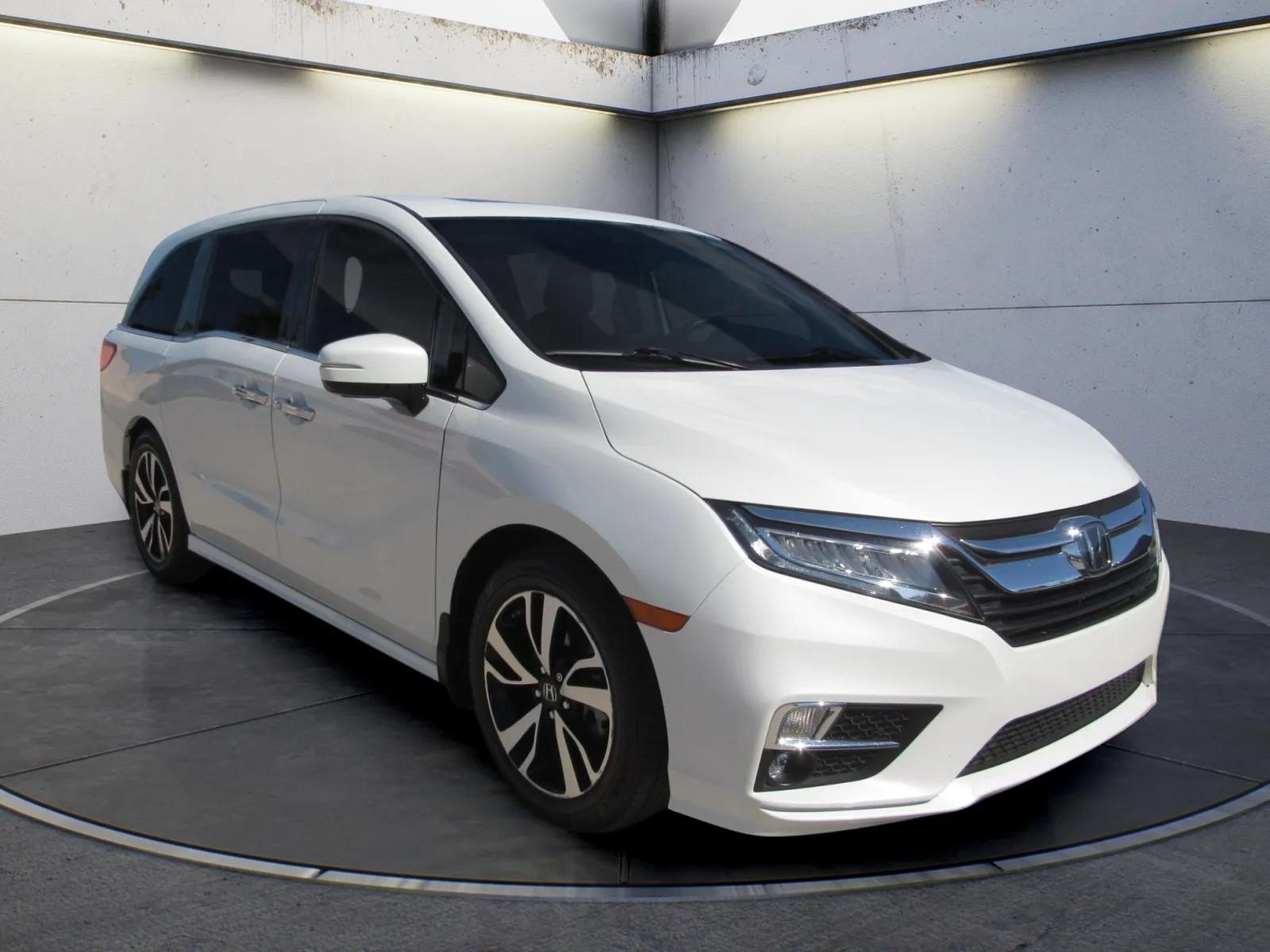 Used 2020 Honda Odyssey Elite image 2