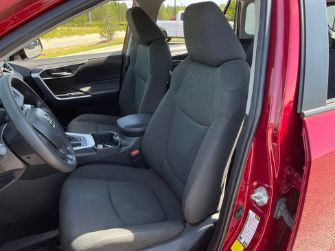 Used 2024 Toyota RAV4 XLE FWD image 31