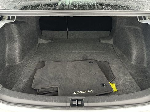 Used 2025 Toyota Corolla LE image 29