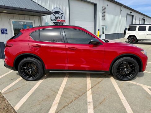 Used 2019 Alfa Romeo Stelvio Ti Sport w/ Quick Order Package 22S Sport AWD/4WD image 9