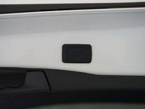 Used 2024 Toyota RAV4 XLE Premium image 35