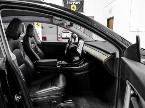 Used 2021 Tesla Model Y Long Range AWD/4WD image 29