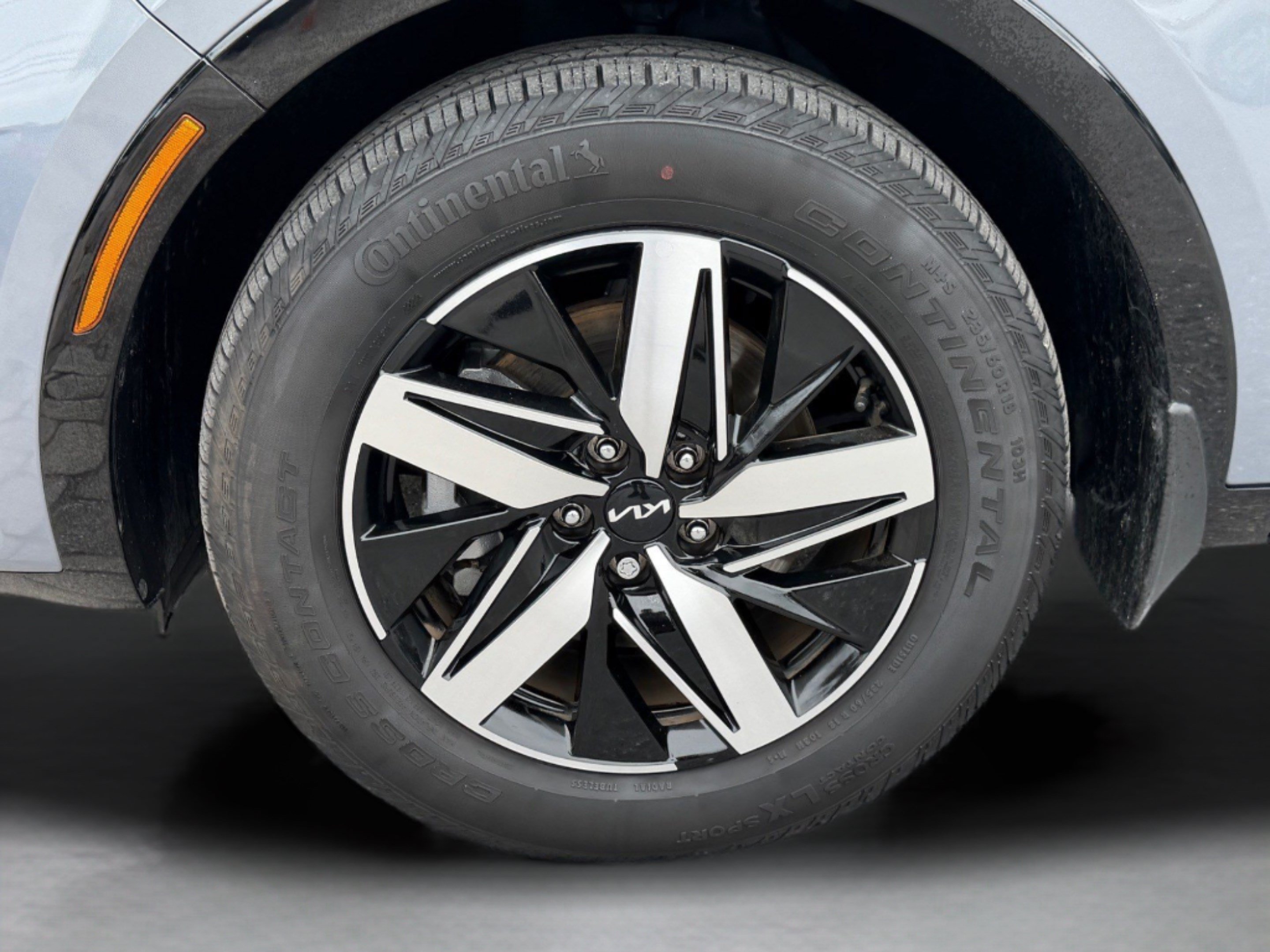 Used 2023 Kia Sorento S FWD image 17