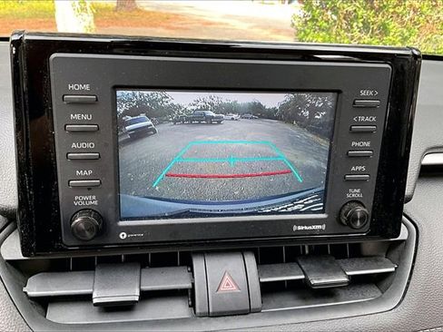 Used 2021 Toyota RAV4 XLE image 13