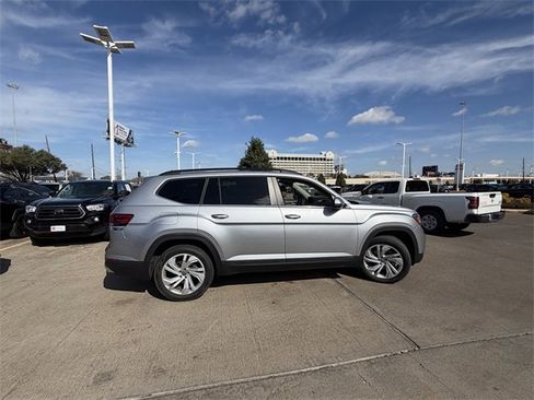 Used 2022 Volkswagen Atlas SE image 4