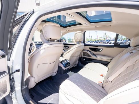 Used 2022 Mercedes-Benz S 580 4MATIC Sedan image 43