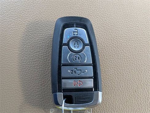 Certified 2024 Ford F350 Lariat w/ Black Appearance Package image 32