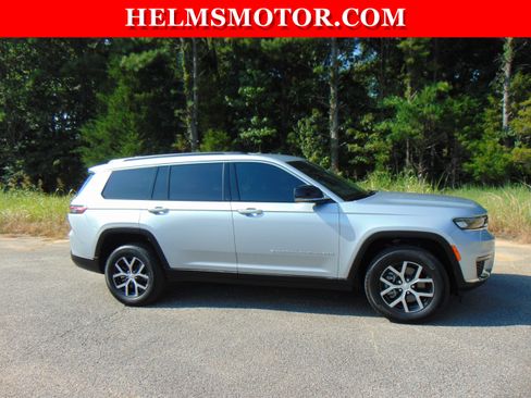 Certified 2024 Jeep Grand Cherokee L Limited RWD image 8