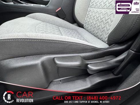 Used 2022 Chevrolet Equinox LS image 18