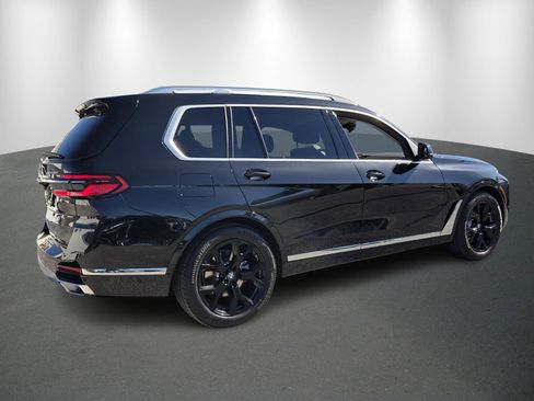 New 2026 BMW X7 xDrive40i image 7