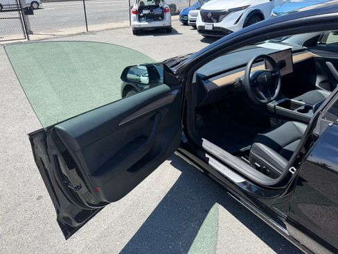 Used 2023 Tesla Model 3 Standard Range RWD image 9