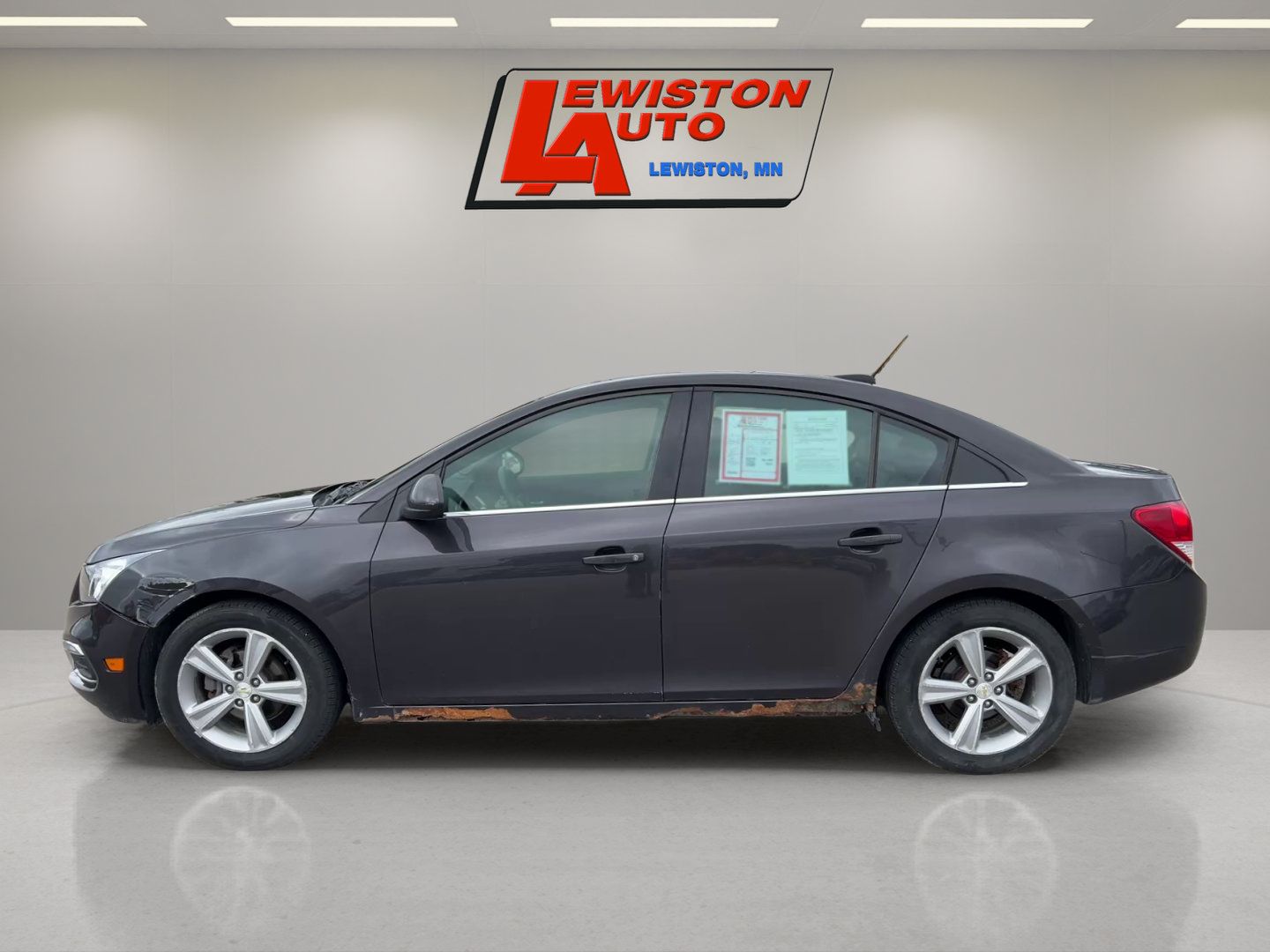 Used 2015 Chevrolet Cruze LT FWD image 2