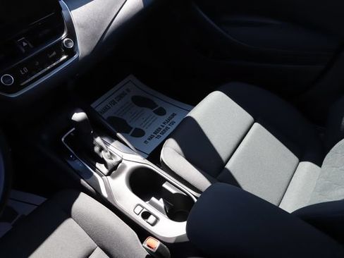 Used 2025 Toyota Corolla LE FWD image 25