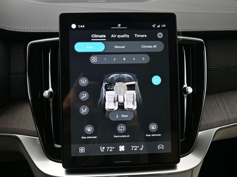 New 2026 Volvo XC90 B6 Ultra w/ Protection Package image 17