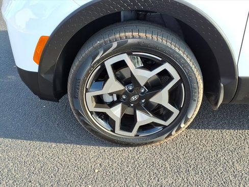 Used 2023 Hyundai Santa Cruz Limited image 9