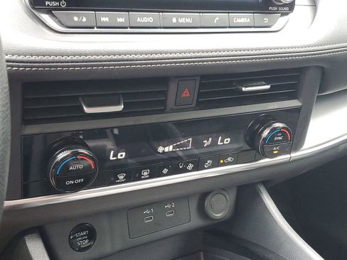 Used 2024 Nissan Rogue SV FWD image 28
