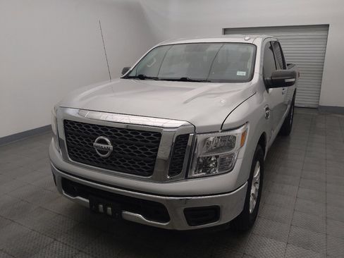 Used 2017 Nissan Titan SV image 15
