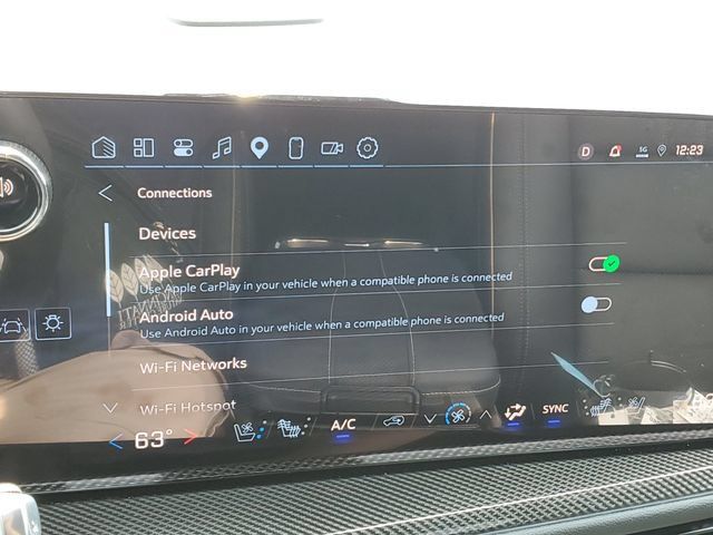 New 2026 Chevrolet Traverse High Country w/ LPO, Floor Liner Package FWD image 27