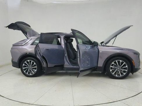Used 2024 Cadillac Lyriq Sport image 75