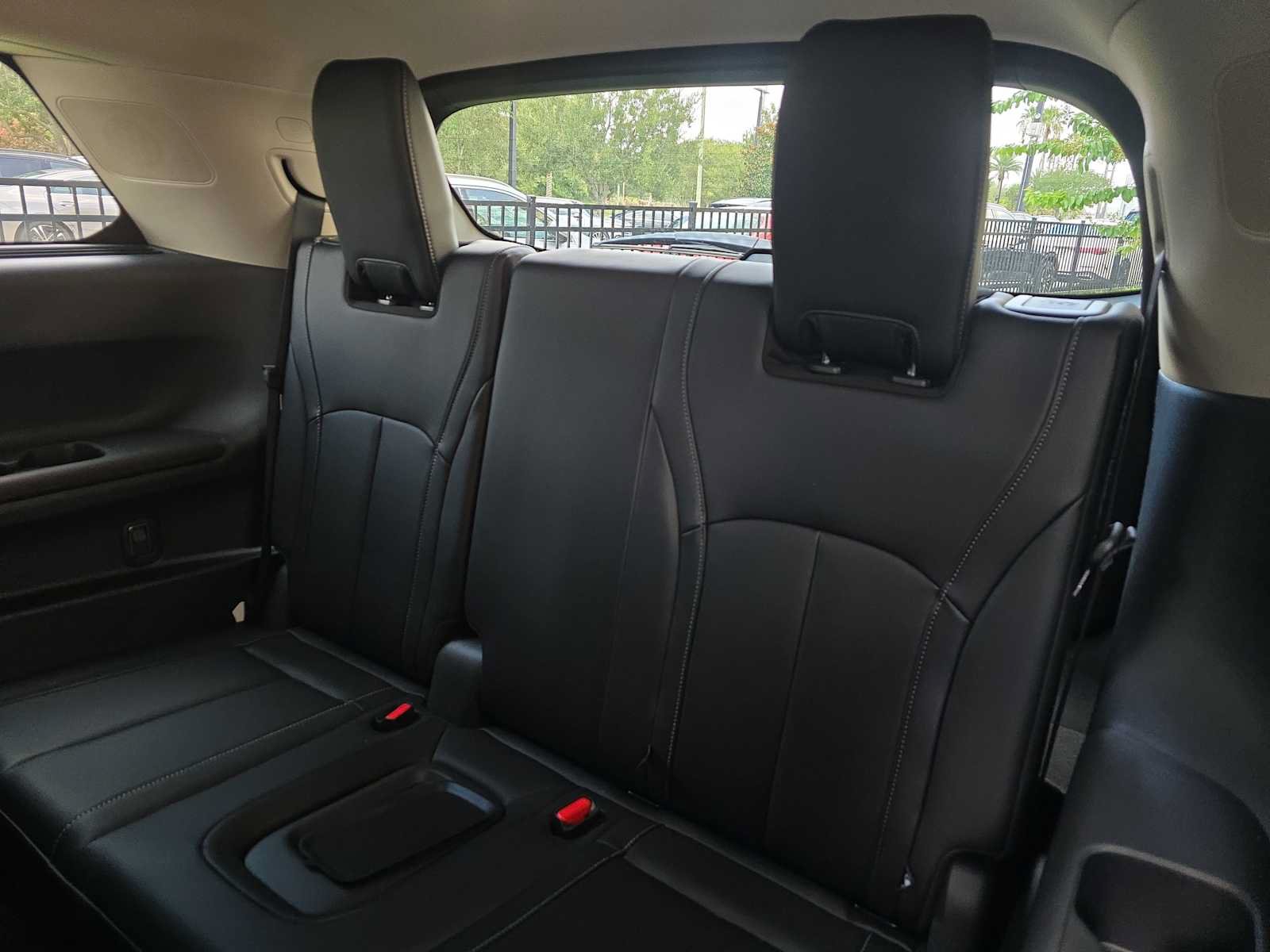Used 2025 INFINITI QX60 Luxe FWD image 9