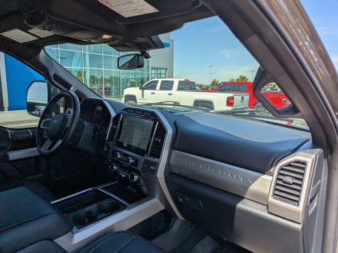 Used 2022 Ford F250 Lariat w/ Lariat Ultimate Package AWD/4WD image 42