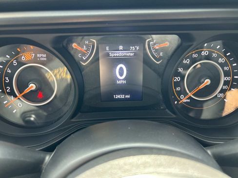 Used 2024 Jeep Wrangler Sport AWD/4WD image 33