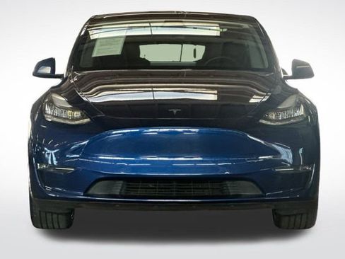 Used 2021 Tesla Model Y Long Range image 10