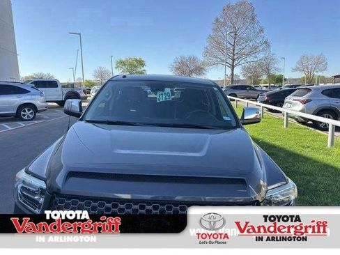 Used 2019 Toyota Tundra Platinum image 1