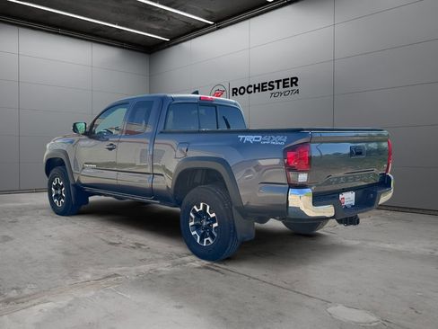 Certified 2019 Toyota Tacoma TRD Off-Road w/ TRD Premium Off Road Package AWD/4WD image 3