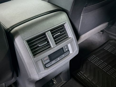 Used 2019 Volkswagen Atlas SE w/ Panoramic Sunroof Package FWD image 26