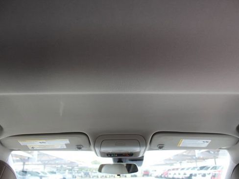 Used 2021 Cadillac XT4 Luxury w/ Cold Weather Package FWD image 17